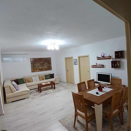 Eniguesthouse Gjirokastër Buitenkant foto