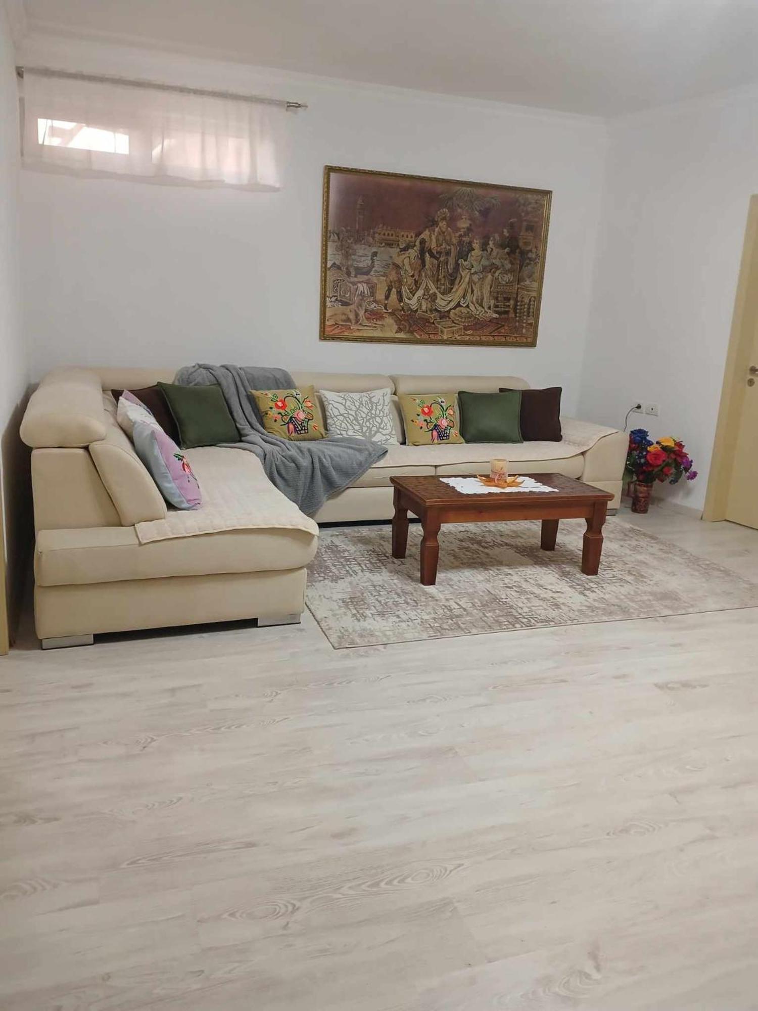 Eniguesthouse Gjirokastër Buitenkant foto