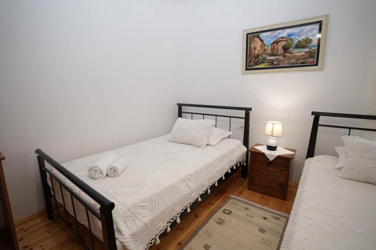 Eniguesthouse Gjirokastër Buitenkant foto