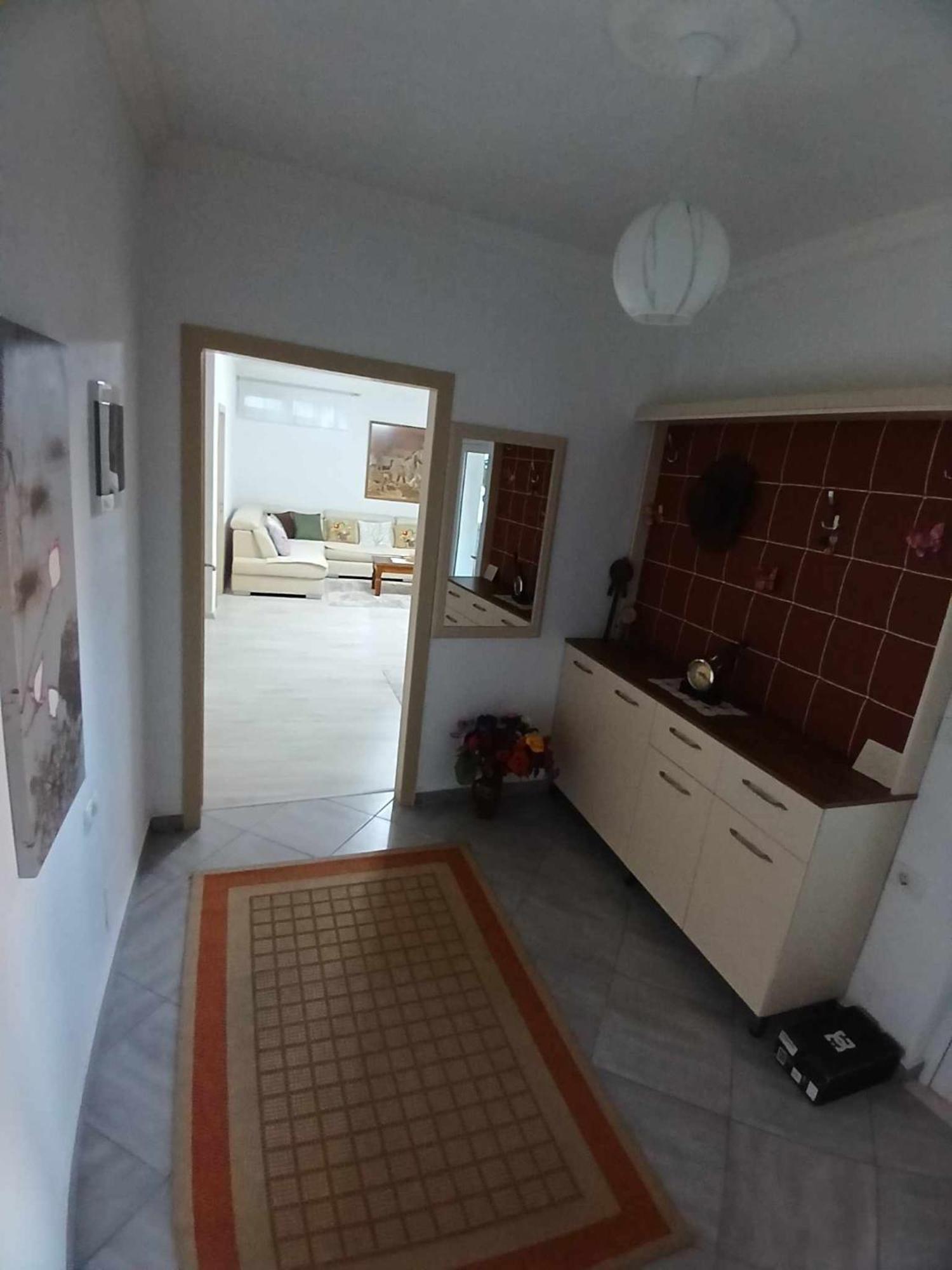 Eniguesthouse Gjirokastër Buitenkant foto