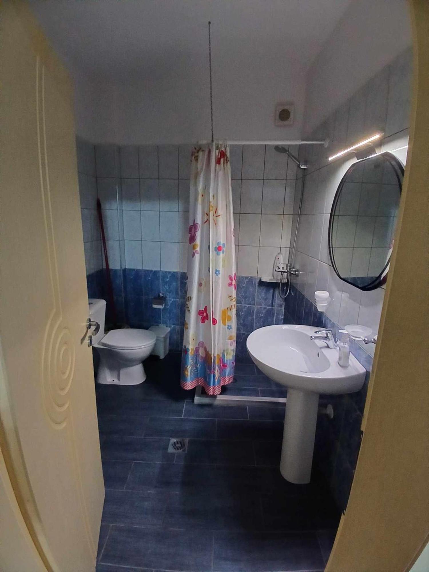 Eniguesthouse Gjirokastër Buitenkant foto