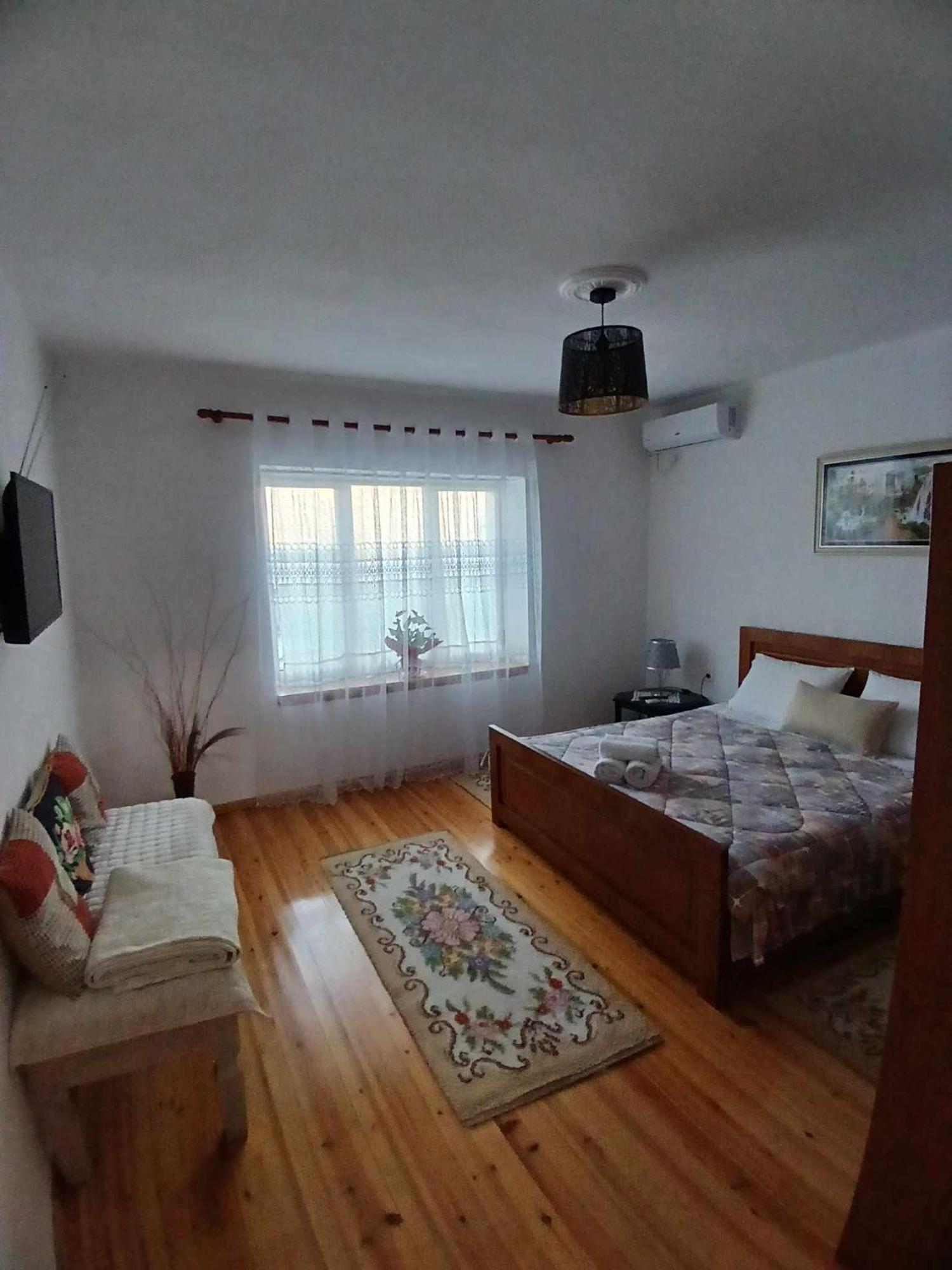 Eniguesthouse Gjirokastër Buitenkant foto
