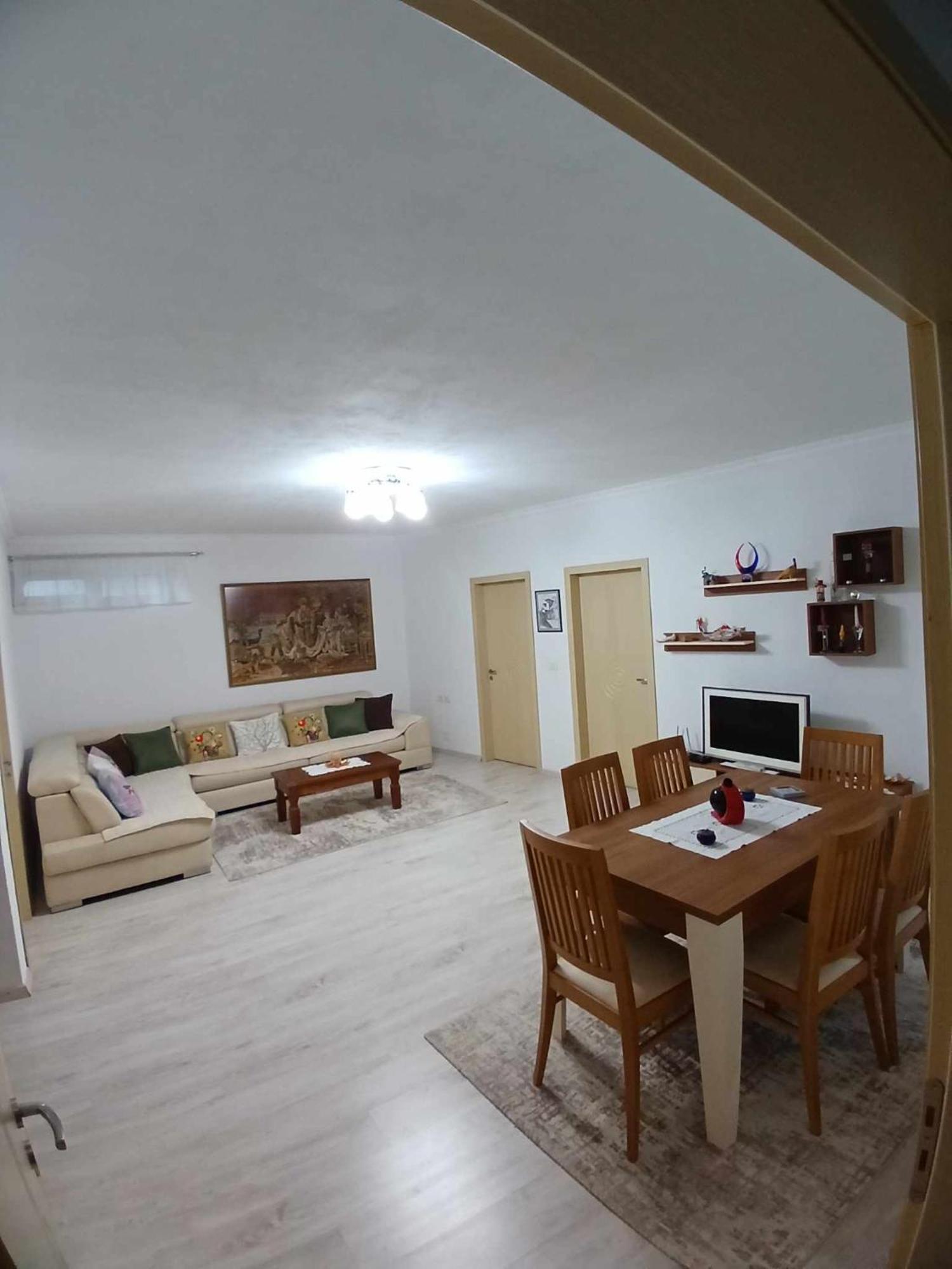 Eniguesthouse Gjirokastër Buitenkant foto