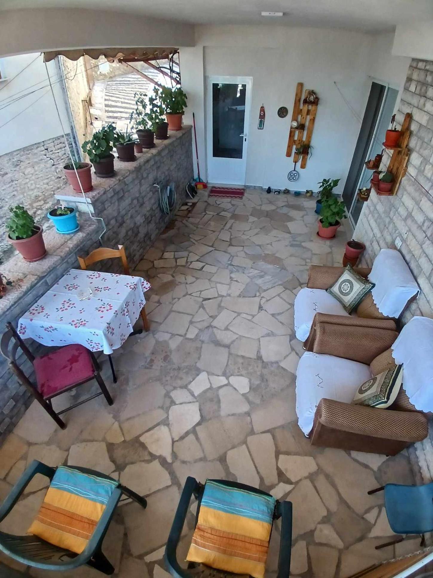 Eniguesthouse Gjirokastër Buitenkant foto