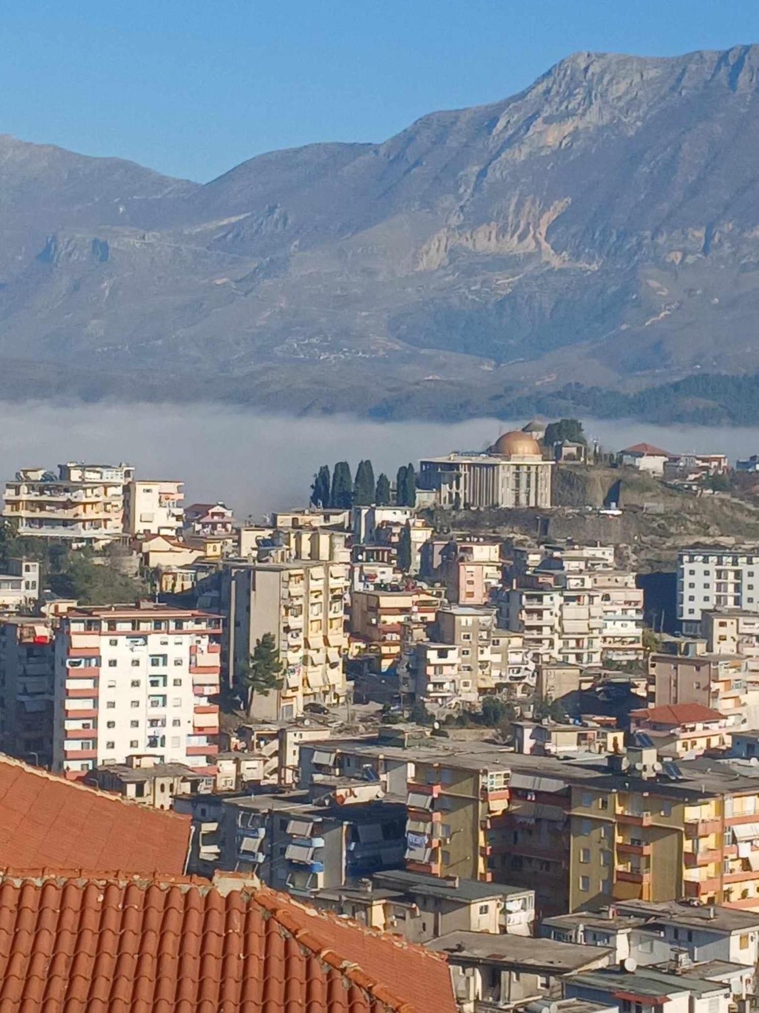 Eniguesthouse Gjirokastër Buitenkant foto