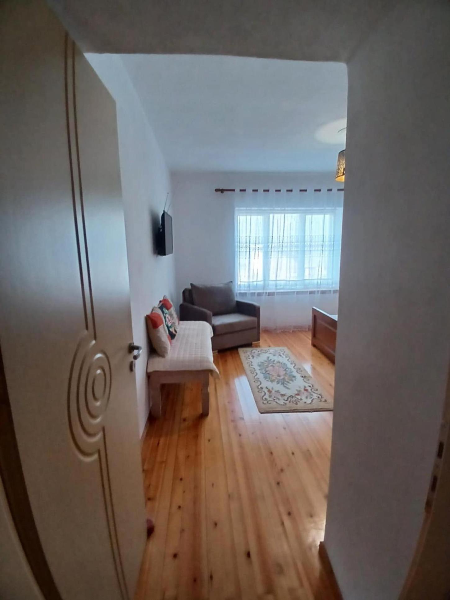 Eniguesthouse Gjirokastër Buitenkant foto