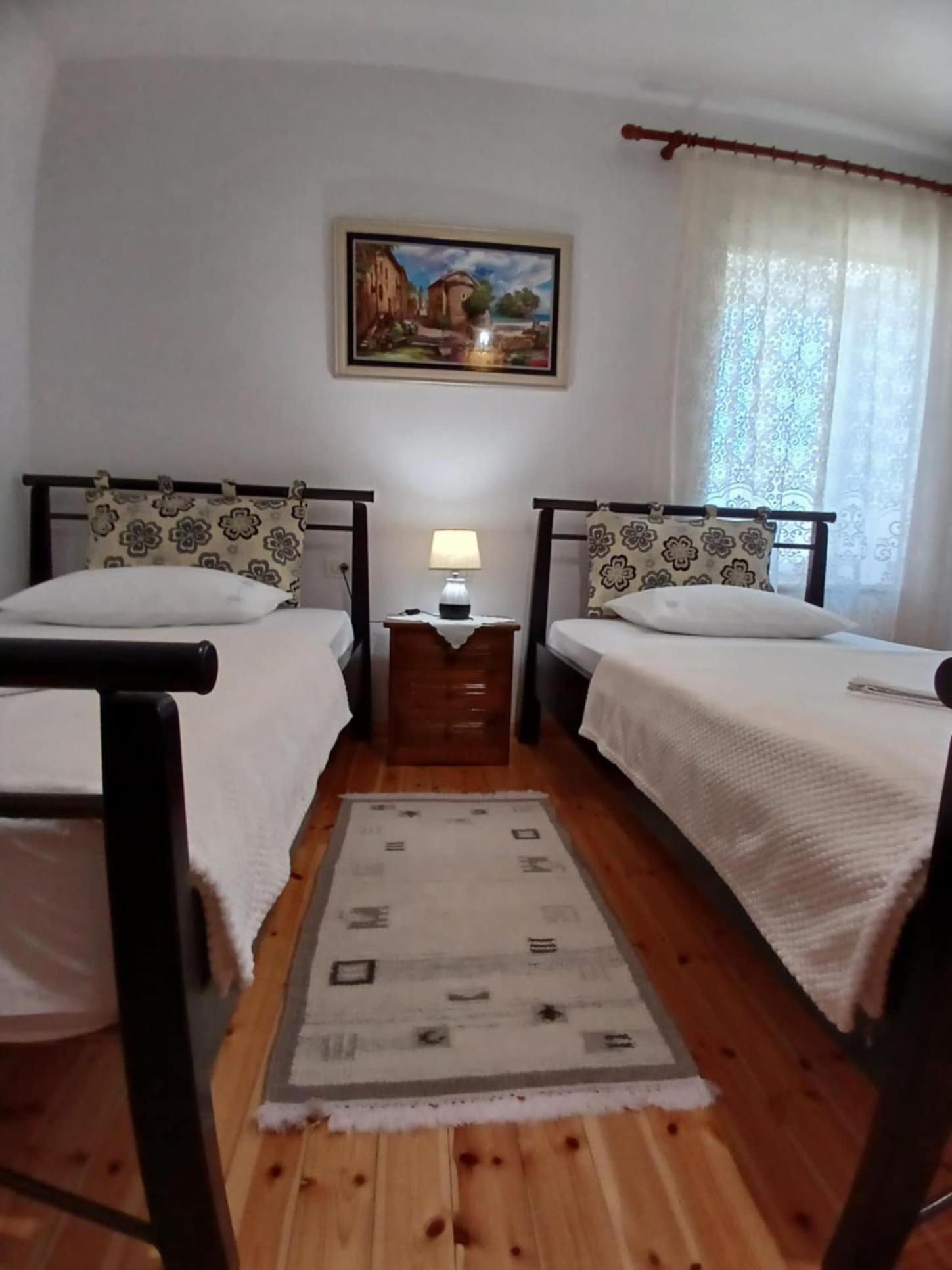 Eniguesthouse Gjirokastër Buitenkant foto