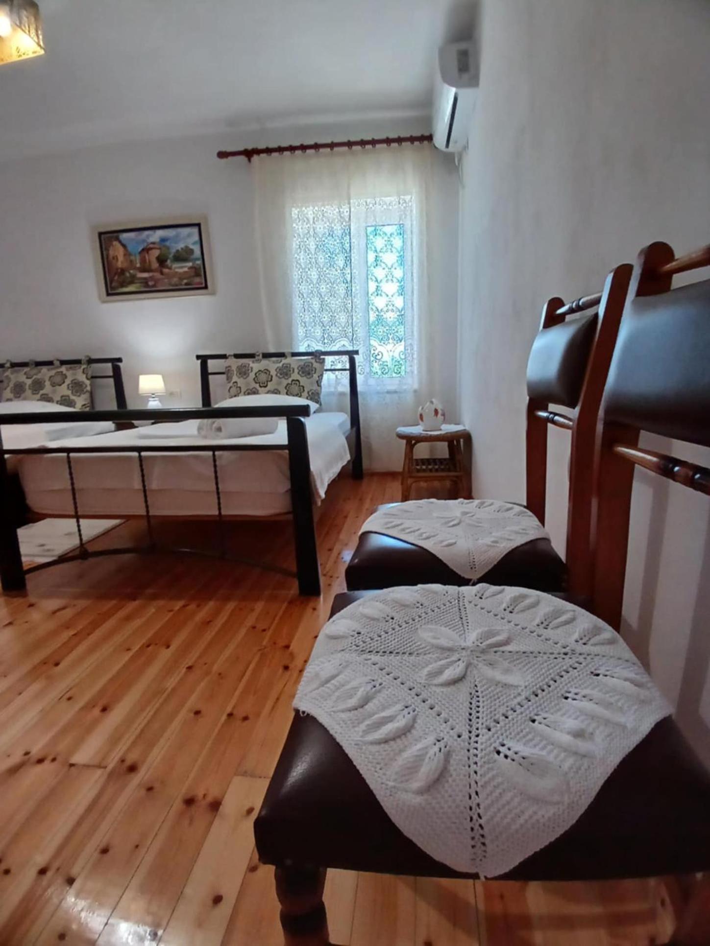Eniguesthouse Gjirokastër Buitenkant foto